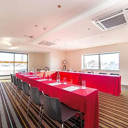 Готель Vip Executive Do Marques 4*