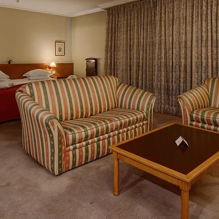 Vip Executive Do Marques Hotell 4*